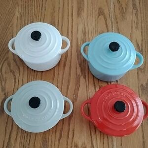 Le Creuset Set of 4 Mini Round Cocotte 8oz/10cm Carmin,Sky Blue, Pistache,White